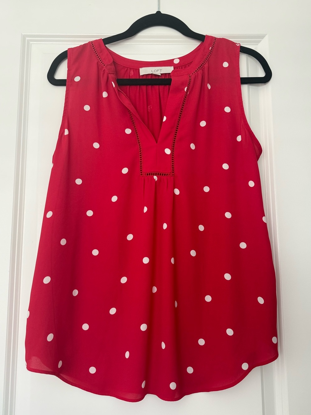 LOFT Red Sleeveless Polka Dot V-Neck Blouse